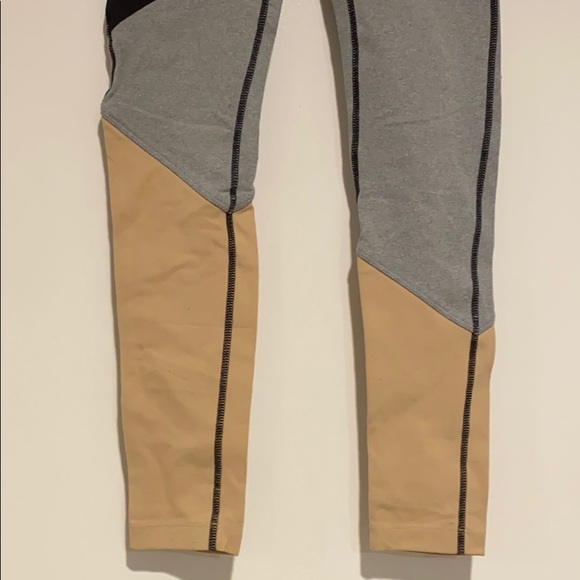 Studio 59 Leggings.  Black Grey and Tan - Picture 2 of 6